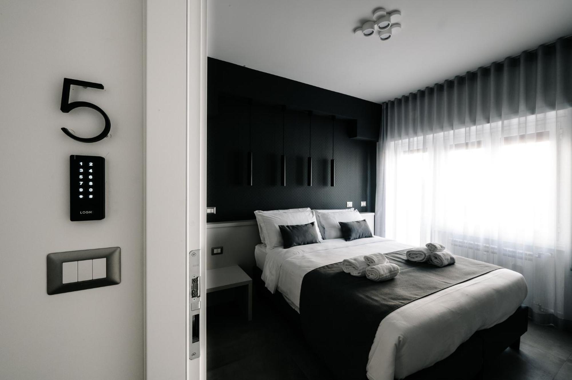 B&B Lumas โรม ภายนอก รูปภาพ
